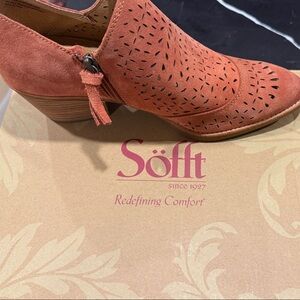 Sofft Perforated Suede Booties (Amberly) in Rust Suede - NEVER WORN, SIZE 10